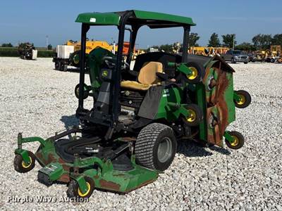 John Deere 1600 Turbo Lawn Mower