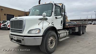 2009 Freightliner Business Class M2 Rollback Truck