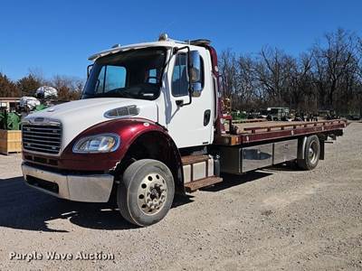 2017 Freightliner Business Class M2 Rollback Truck