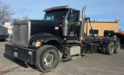 2007 International 5900i Roll-Off Container Truck