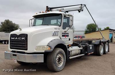 2008 Mack 813 Granite Roll-Off Container Truck