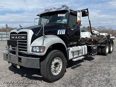2018 Mack GU713 Roll-Off Container Truck