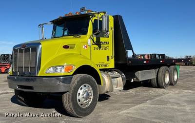 2014 Peterbilt 348 Rollback Truck