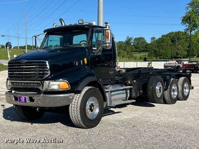 2007 Sterling L9500 Roll-Off Container Truck