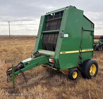 John Deere 430 Round Baler