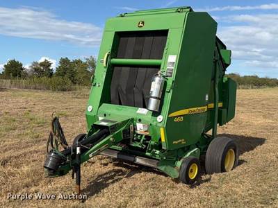 2010 John Deere 468 Megawide Plus Round Baler