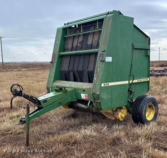 John Deere 530 Hay Baler