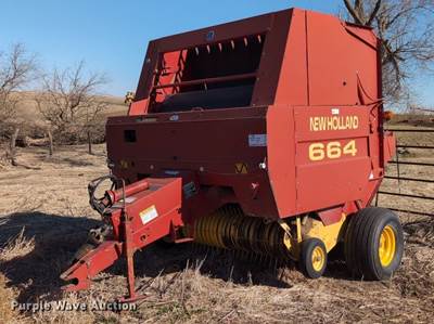 New Holland 664 Round Baler