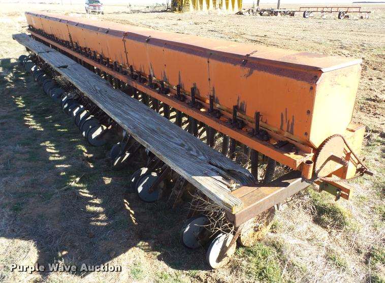 Tye grain drill For Sale Kress, TX L1700