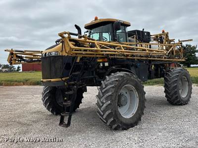 Rogator RG 1100B Sprayer