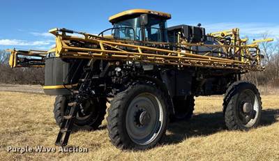 2013 Rogator RG900 Sprayer