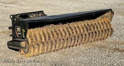 Caterpillar BA18 Skid Steer Broom