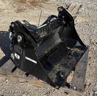 2025 Giyi GY-XKH39F Compact Utility Loader Four-In-One Bucket