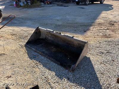 John Deere C84 84" Skid Steer Bucket with Bolt-On Cutting Edge