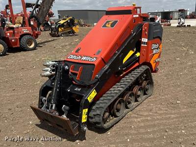 2021 Ditch Witch SK1050 Compact Utility Loader