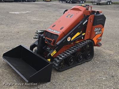 2022 Ditch Witch SK600 Compact Utility Loader