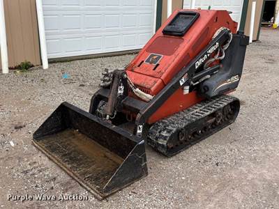 2007 Ditch Witch SK650 Compact Utility Loader