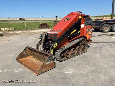 2020 Ditch Witch SK800 Compact Utility Loader