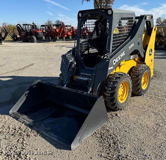 2017 John Deere 318G Skid Steer Loader