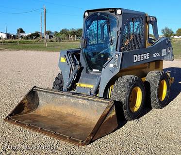 2017 John Deere 320E Skid Steer Loader