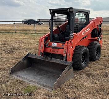 Kubota SSV75 Skid Steer Loader