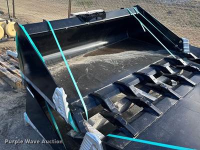 Land Pride Skid Steer Bucket