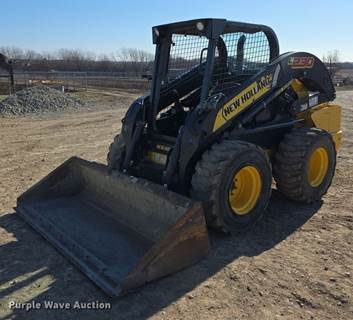 New Holland L230 200 Series Skid Steer Loader