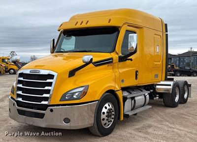 2021 Freightliner Cascadia 126 Semi Truck