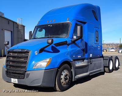 2020 Freightliner Cascadia 126 Semi Truck