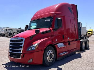 2021 Freightliner Cascadia 126 Semi Truck