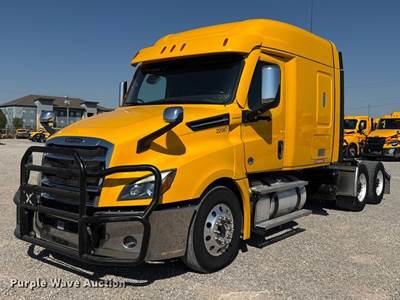 2022 Freightliner Cascadia 126 Semi Truck