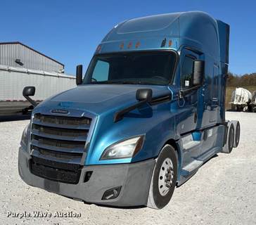 2019 Freightliner Cascadia Semi Truck