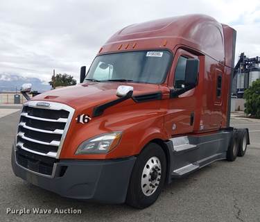 2020 Freightliner Cascadia Semi Truck