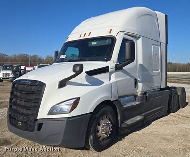 2020 Freightliner Cascadia Semi Truck
