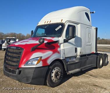 2019 Freightliner Cascadia Semi Truck