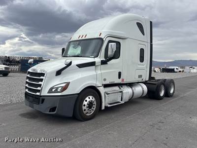 2019 Freightliner Cascadia Semi Truck