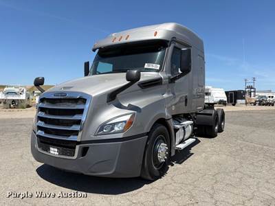 2019 Freightliner Cascadia Semi Truck