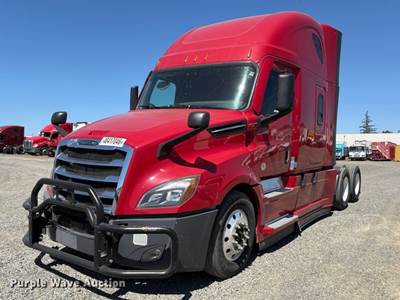 2021 Freightliner Cascadia Semi Truck