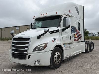 2020 Freightliner Cascadia Semi Truck