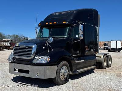 2006 Freightliner Columbia Semi Truck