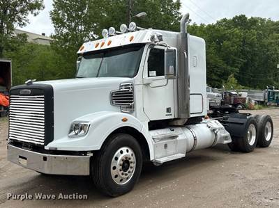 2012 Freightliner Coronado Semi Truck