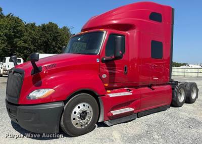 2021 International LT625 Semi Truck