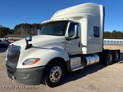 2020 International LT625 Semi Truck