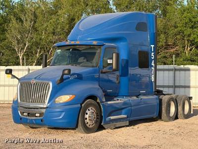 2018 International LT625 Semi Truck