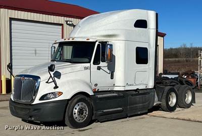 2016 International ProStar+122 Semi Truck