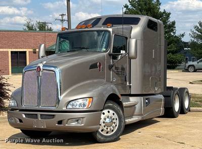 2014 Kenworth T660 Semi Truck