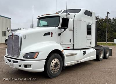 2011 Kenworth T660 Semi Truck