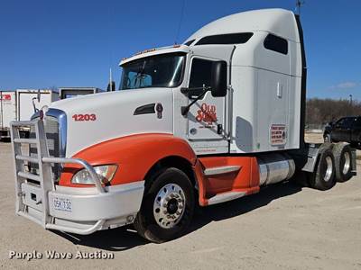 2011 Kenworth T660 Semi Truck