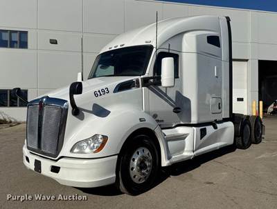 2020 Kenworth T680 Semi Truck