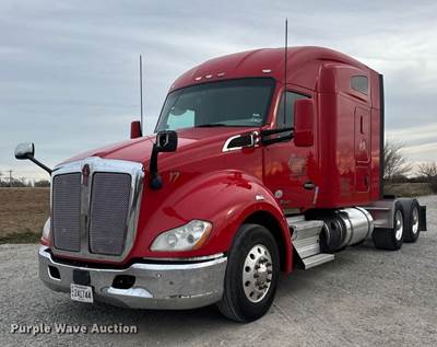 2019 Kenworth T680 Semi Truck